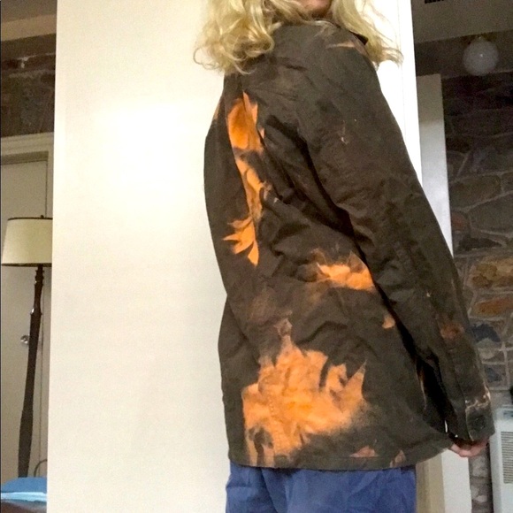 olive-colored jacket army looking but bleached 🧩🪖 - Picture 2 of 7